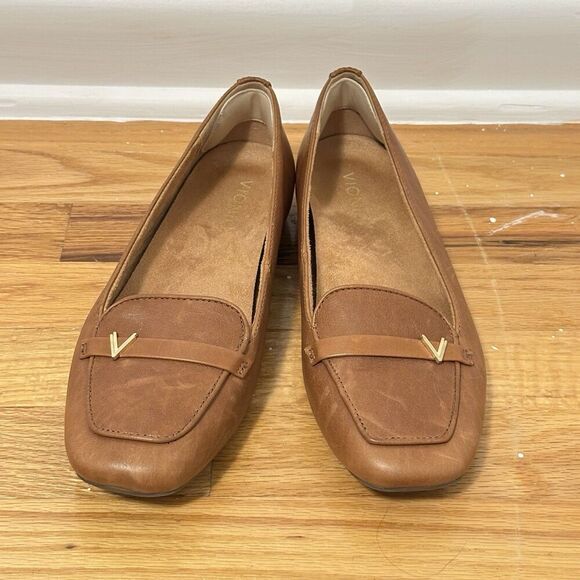 Vionic Tan Leather Loafers with Gold Accent - Picture 2 of 10